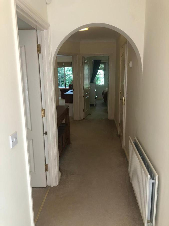 Lovely 2 Bedroom 2 Baths Flat With Free Parking Бэйсингсток Экстерьер фото
